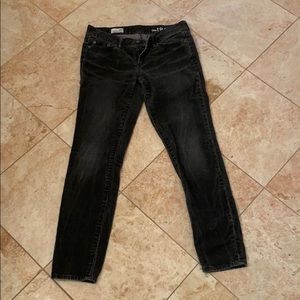 GAP 25p distressed corduroy skinnies